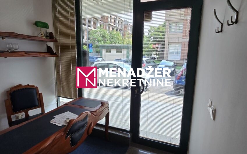 POSLOVNO – KANCELARIJSKI PROSTOR 25 m² – PREKO MORAČE