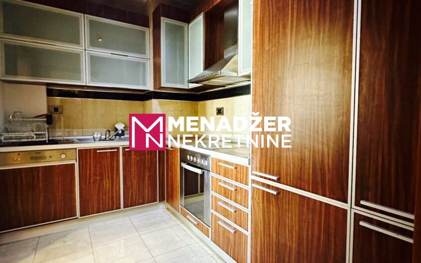 DVOSOBAN NAMJEŠTEN 88 m², GARAŽA – PREKO MORAČE