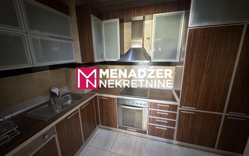 DVOSOBAN NAMJEŠTEN 88 m², GARAŽA – PREKO MORAČE