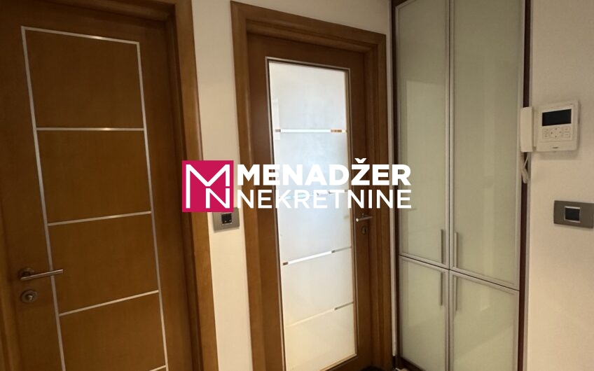 DVOSOBAN NAMJEŠTEN 88 m², GARAŽA – PREKO MORAČE