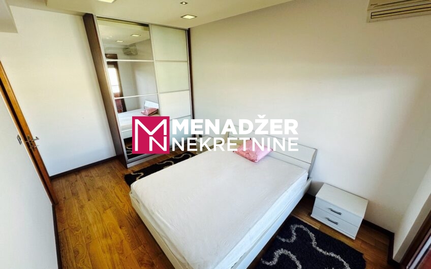 DVOSOBAN NAMJEŠTEN 88 m², GARAŽA – PREKO MORAČE