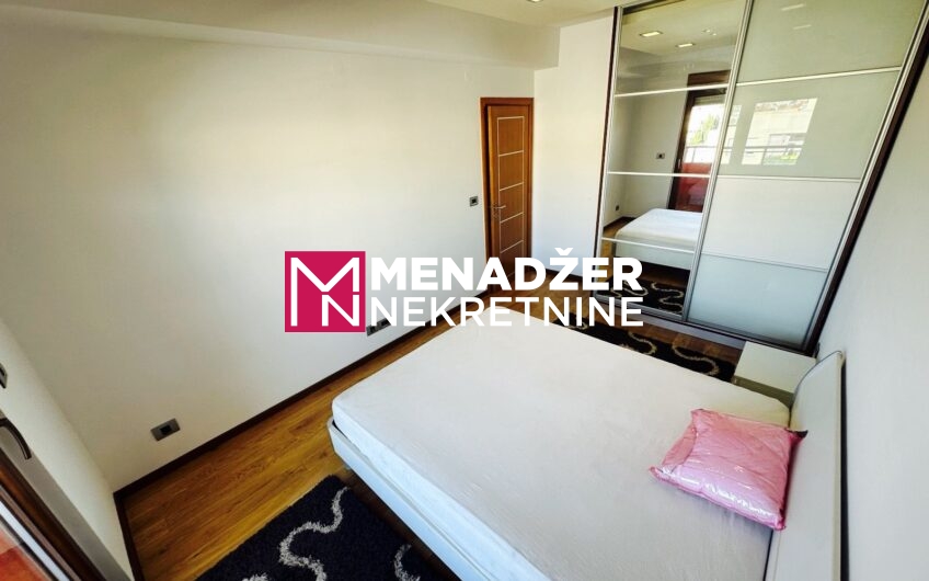 DVOSOBAN NAMJEŠTEN 88 m², GARAŽA – PREKO MORAČE