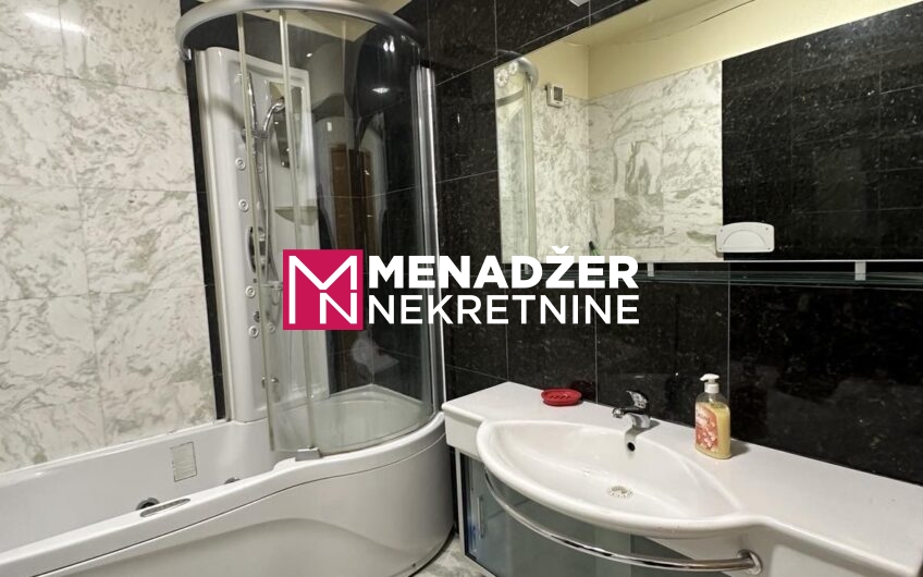 DVOSOBAN NAMJEŠTEN 88 m², GARAŽA – PREKO MORAČE