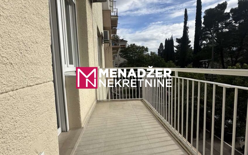 JEDNOSOBAN LUX NAMJEŠTEN STAN 73 m² – CENTAR