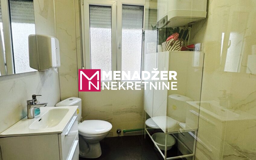 POSLOVNI PROSTOR 66 m² – CENTAR