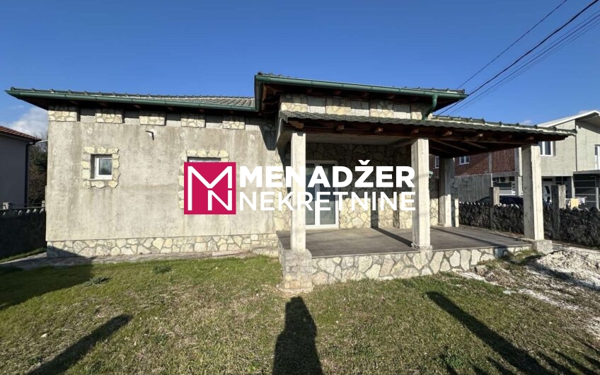 KUĆA 170 m2, PLAC 380 m2 – MURTOVINA