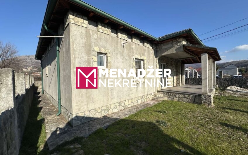 KUĆA 170 m2, PLAC 380 m2 – MURTOVINA