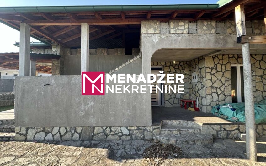 KUĆA 170 m2, PLAC 380 m2 – MURTOVINA