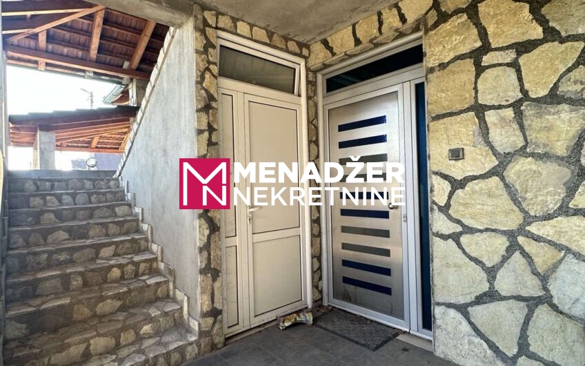 KUĆA 170 m2, PLAC 380 m2 – MURTOVINA