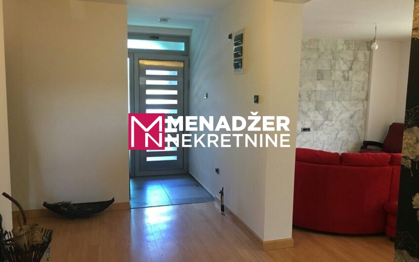 KUĆA 170 m2, PLAC 380 m2 – MURTOVINA