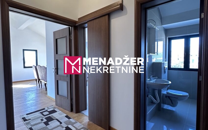 ČETVOROSOBAN STAN 150 m2 – TOLOŠI