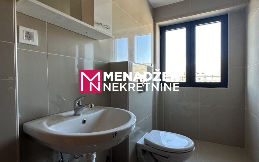 ČETVOROSOBAN STAN 150 m2 – TOLOŠI