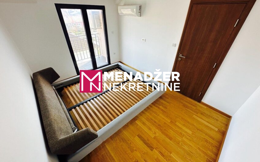 ČETVOROSOBAN STAN 150 m2 – TOLOŠI