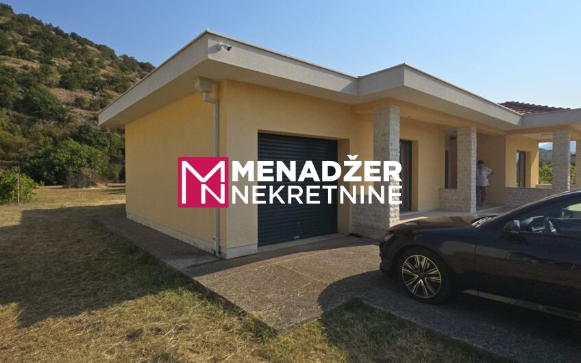 KUĆA 200 m2, PLAC 2 600 m2 – ROGAMI