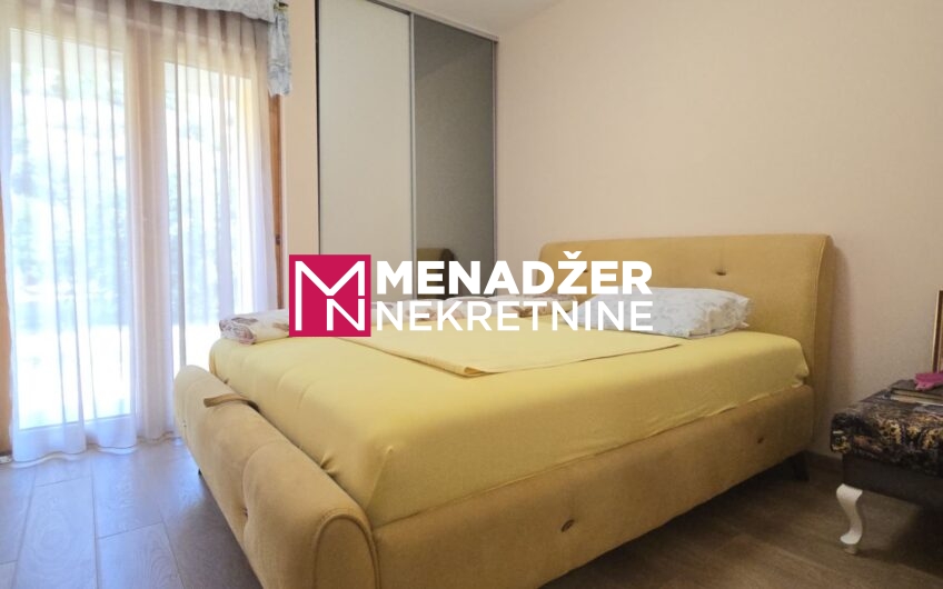 KUĆA 200 m2, PLAC 2 600 m2 – ROGAMI