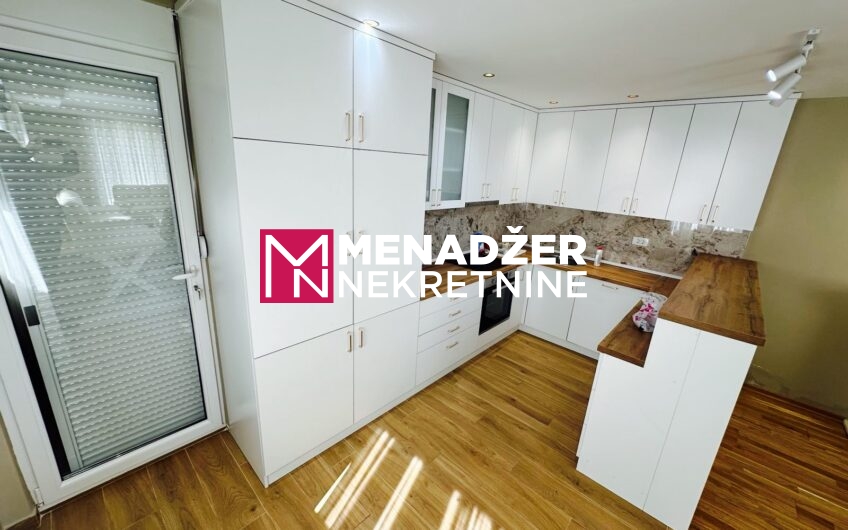KUĆA NAMJEŠTENA 135 m2 – MURTOVINA