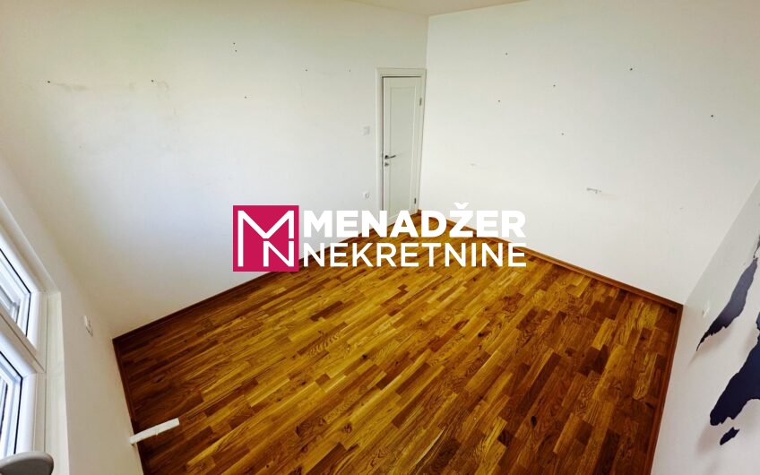KUĆA NAMJEŠTENA 135 m2 – MURTOVINA