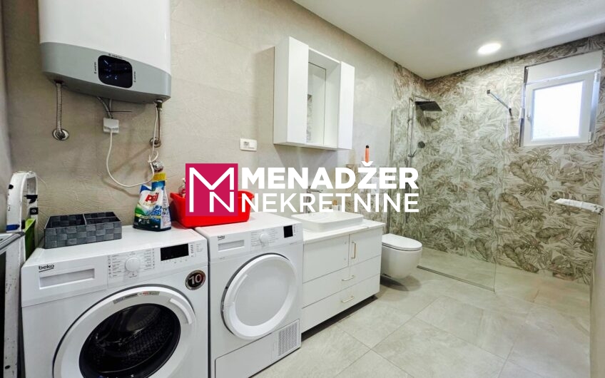 KUĆA NAMJEŠTENA 135 m2 – MURTOVINA