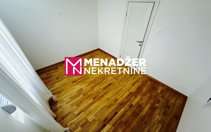 KUĆA NAMJEŠTENA 135 m2 – MURTOVINA