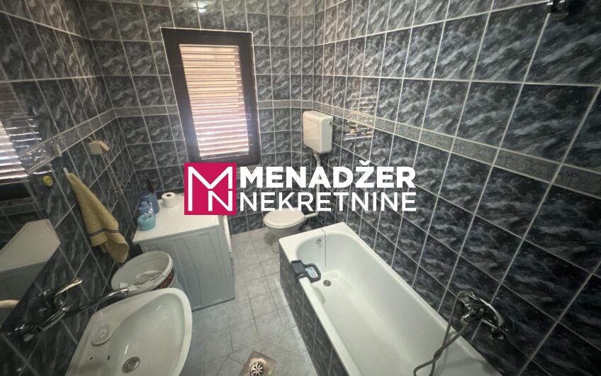 KUĆA 250 m2 , PLAC 480 m2 – STARI AERODROM