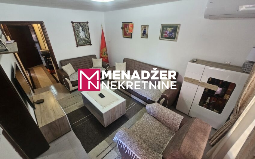 KUĆA 250 m2 , PLAC 480 m2 – STARI AERODROM