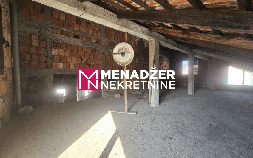 KUĆA 250 m2 , PLAC 480 m2 – STARI AERODROM