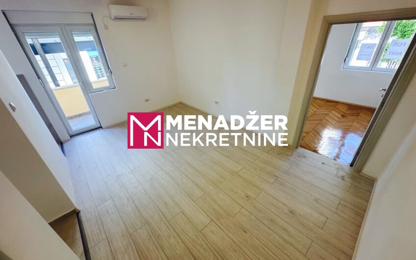 POSLOVNO – KANCELARIJSKI PROSTOR 61 m2 – CENTAR