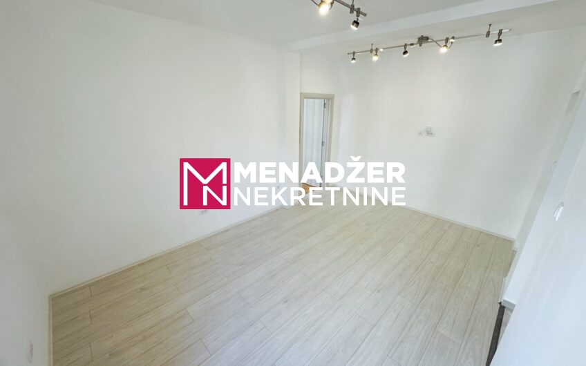 POSLOVNO – KANCELARIJSKI PROSTOR 61 m2 – CENTAR