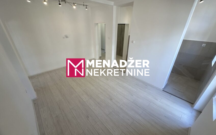 POSLOVNO – KANCELARIJSKI PROSTOR 61 m2 – CENTAR