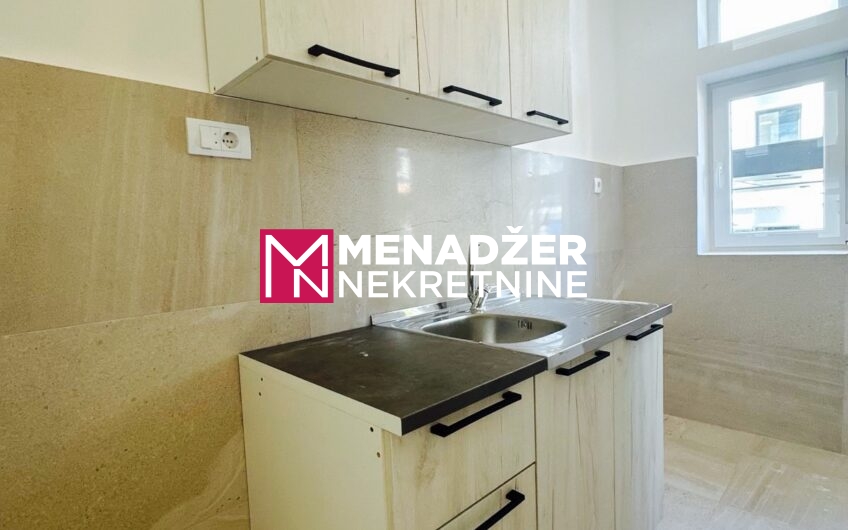 POSLOVNO – KANCELARIJSKI PROSTOR 61 m2 – CENTAR