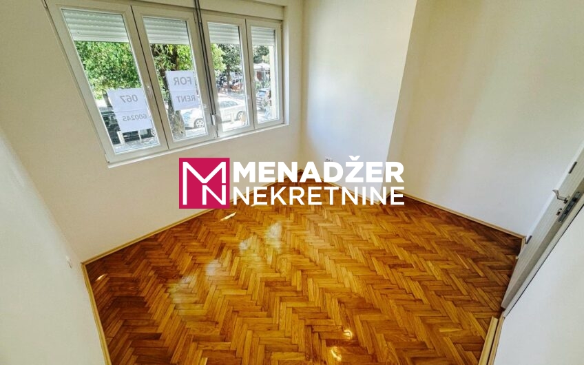 POSLOVNO – KANCELARIJSKI PROSTOR 61 m2 – CENTAR