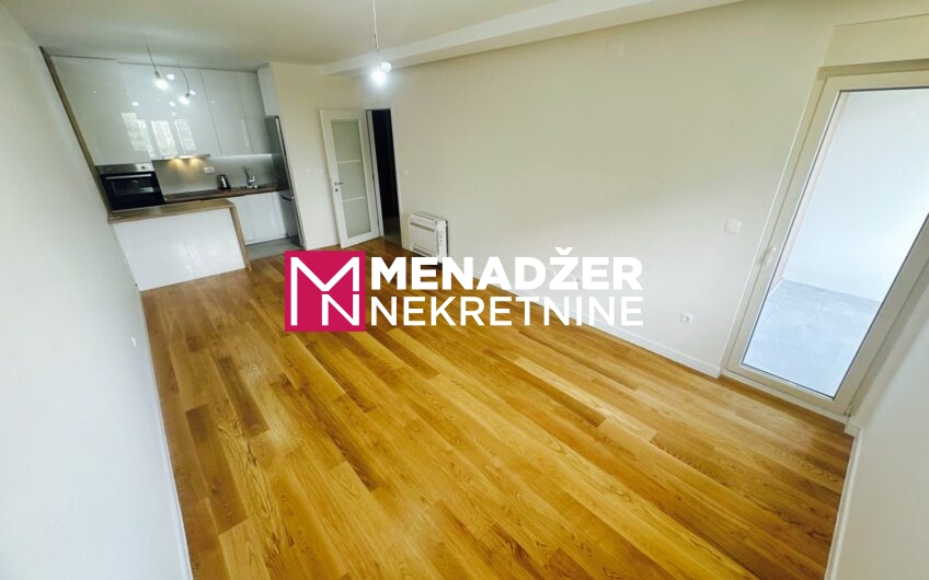 DVOSOBAN POLUNAMJEŠTEN STAN 72 m2, GARAŽA – CENTRAL POINT