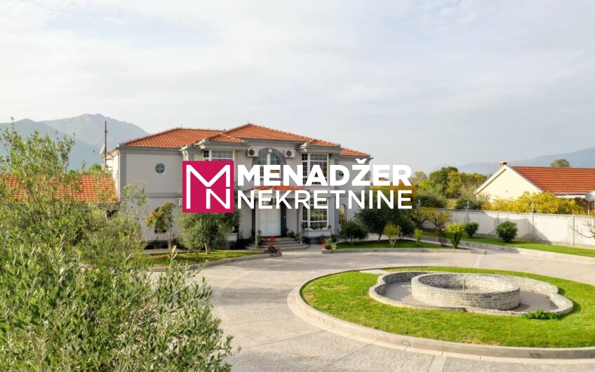 VILA 560 m2, PLAC 9 000 m2 – DANILOVGRAD
