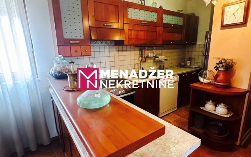 TROSOBAN NAMJEŠTEN STAN 90 m2 – CENTAR
