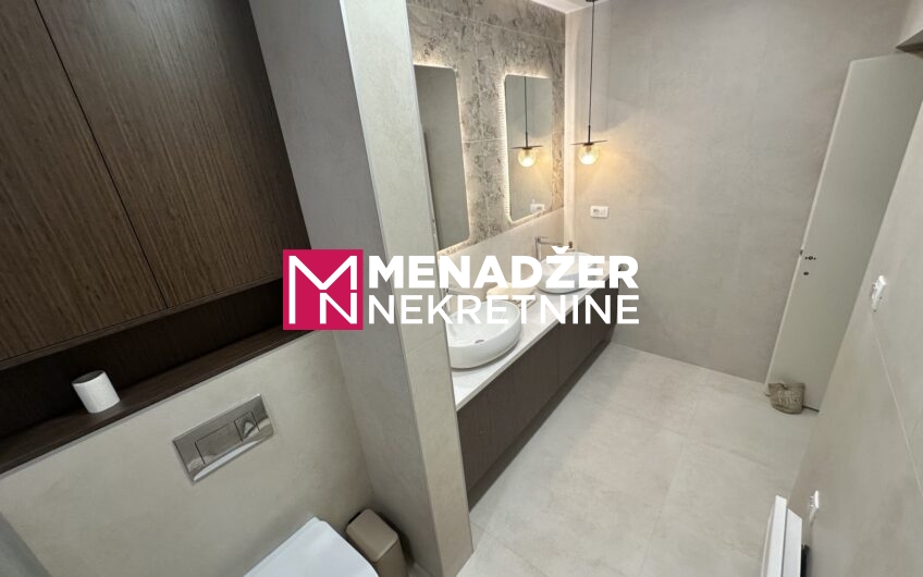 KUĆA NAMJEŠTENA 250 m2, PLAC 500 m2 – PREKO MORAČE