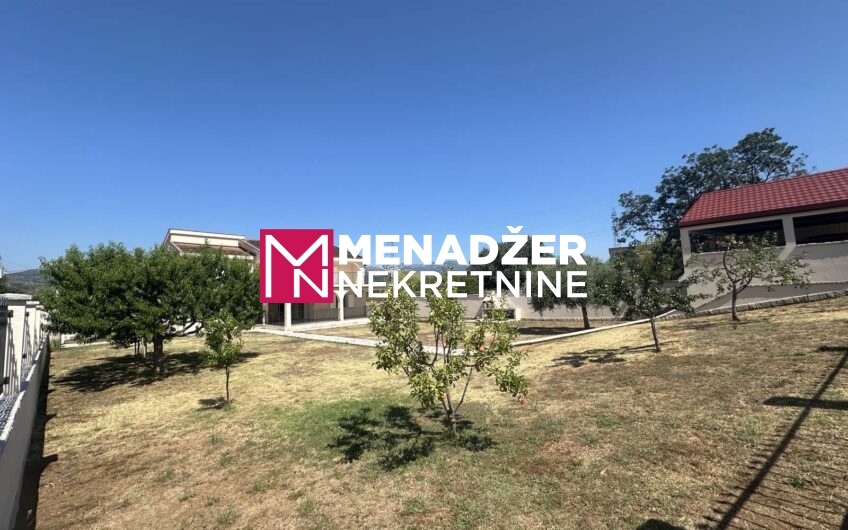 KUĆA 230 m2, PLAC 1 400 m2 – ZAGORIČ