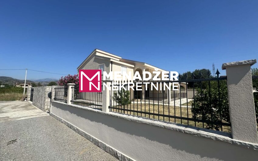 KUĆA 230 m2, PLAC 1 400 m2 – ZAGORIČ