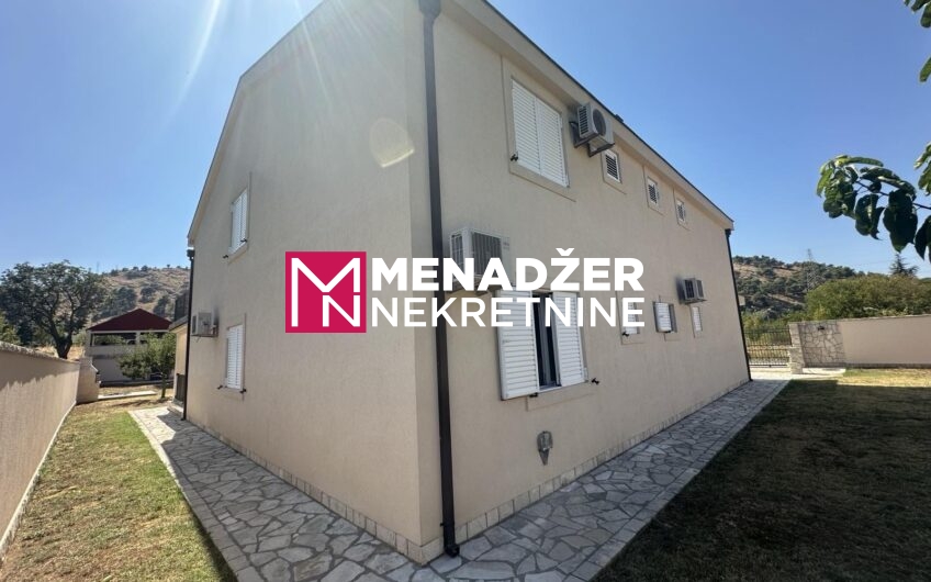 KUĆA 230 m2, PLAC 1 400 m2 – ZAGORIČ