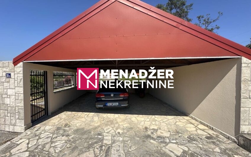 KUĆA 230 m2, PLAC 1 400 m2 – ZAGORIČ