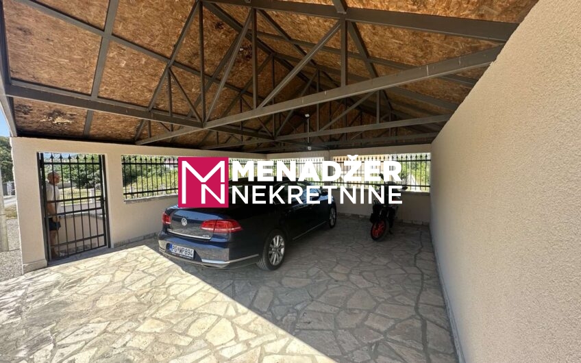 KUĆA 230 m2, PLAC 1 400 m2 – ZAGORIČ