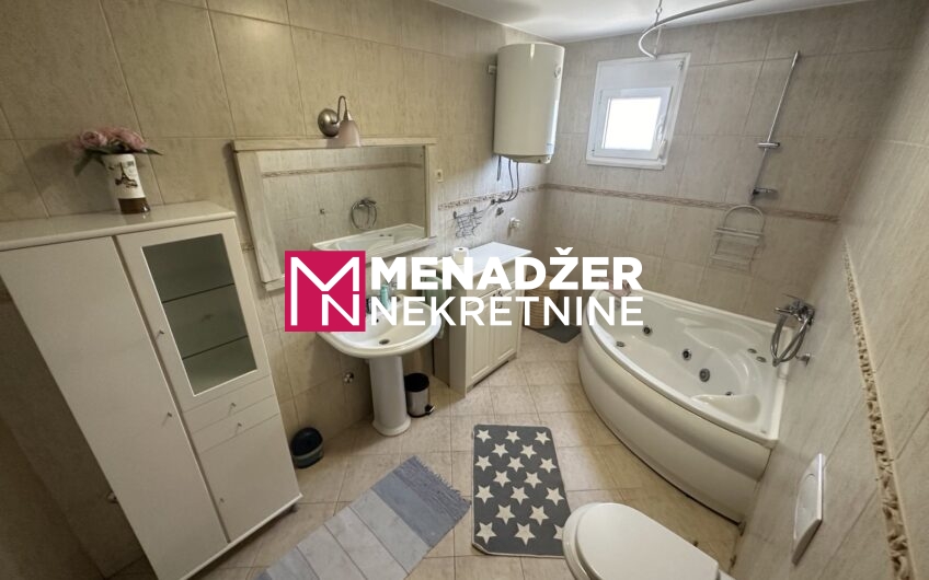 KUĆA NAMJEŠTENA 200 m2, PLAC 400 m2 – TOLOŠI