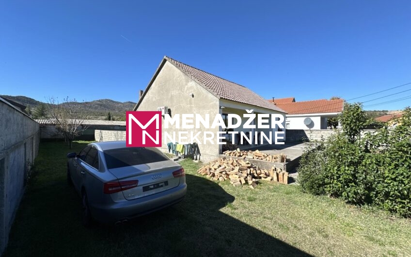 KUĆA 105 m2, PLAC 512 m2 – FARMACI