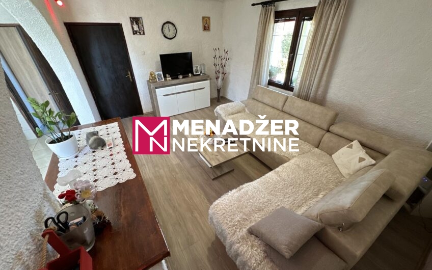 KUĆA 105 m2, PLAC 512 m2 – FARMACI