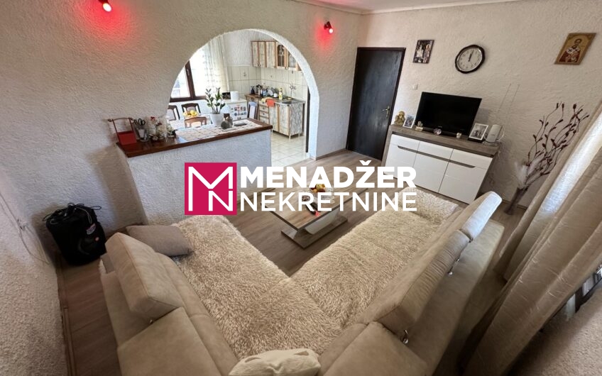 KUĆA 105 m2, PLAC 512 m2 – FARMACI