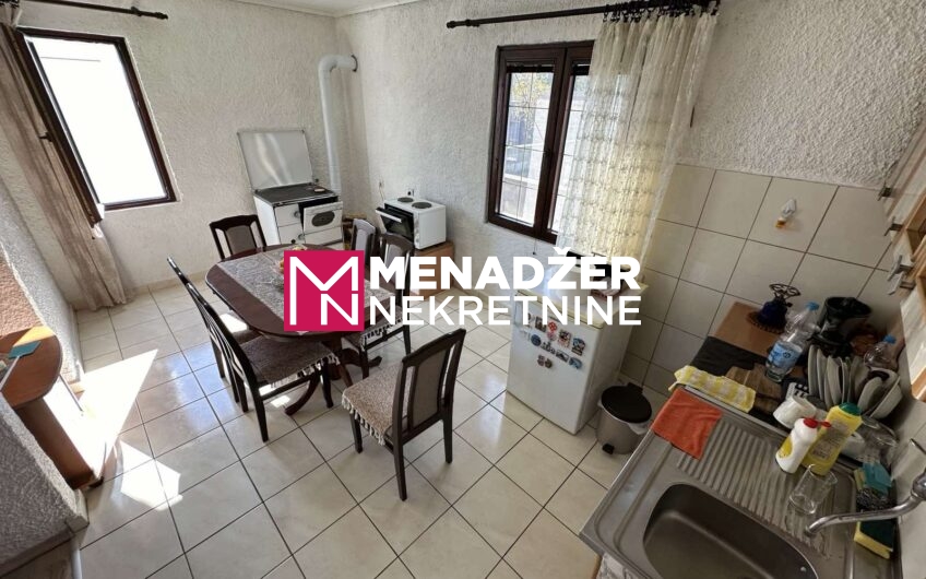 KUĆA 105 m2, PLAC 512 m2 – FARMACI