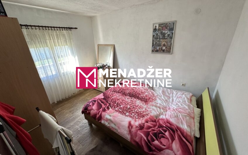 KUĆA 105 m2, PLAC 512 m2 – FARMACI