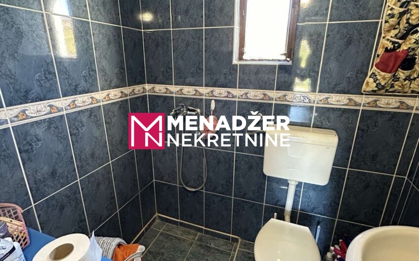 KUĆA 105 m2, PLAC 512 m2 – FARMACI