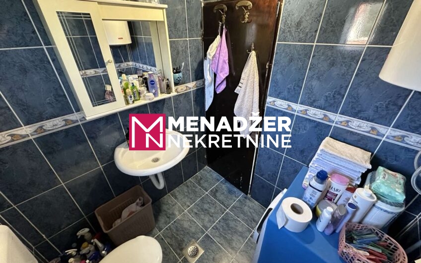 KUĆA 105 m2, PLAC 512 m2 – FARMACI