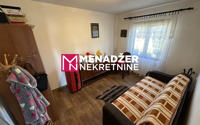 KUĆA 105 m2, PLAC 512 m2 – FARMACI