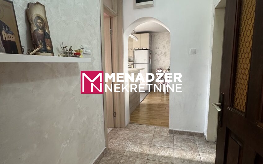 KUĆA 140 m2, PLAC 220 m2 – STARI AERODROM